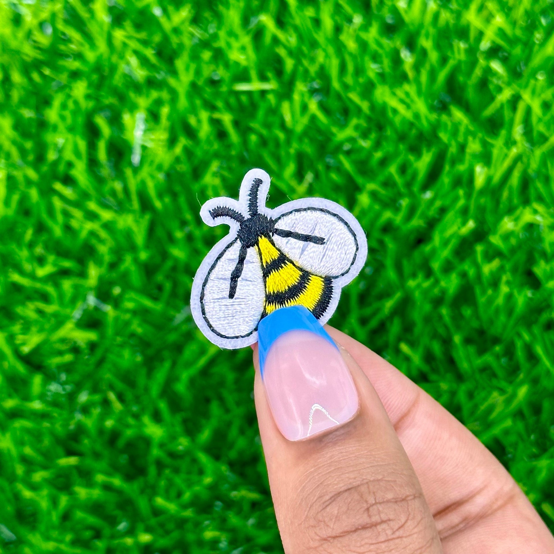 Dainty Bee Patch, 4-Pack